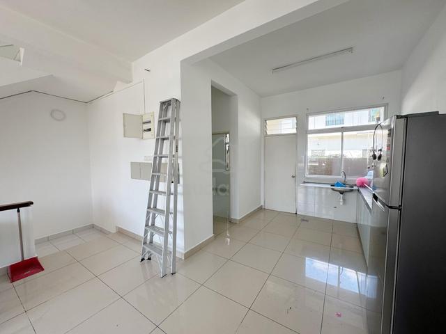 2.5 Storey/ Imperial Jade/ Masai/ Bandar Seri Alam/ Low Downpayment 3