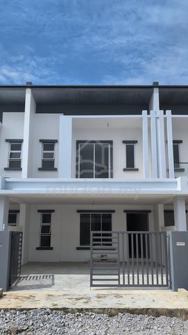 Matang LARGE Double Storey Move in Soon 3