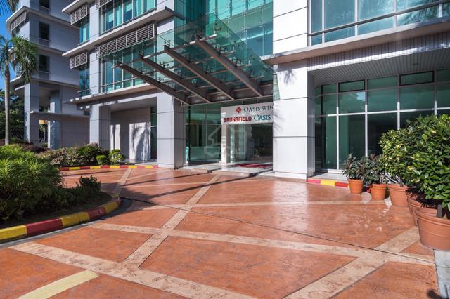 Access to office space for 2 persons in Regus Brunsfield Oasis Tower 1