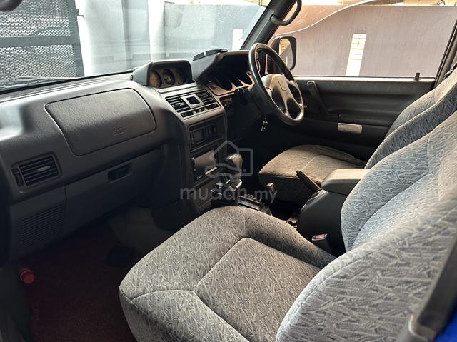 Pajero Shorty (2 door) 4m40 - 4