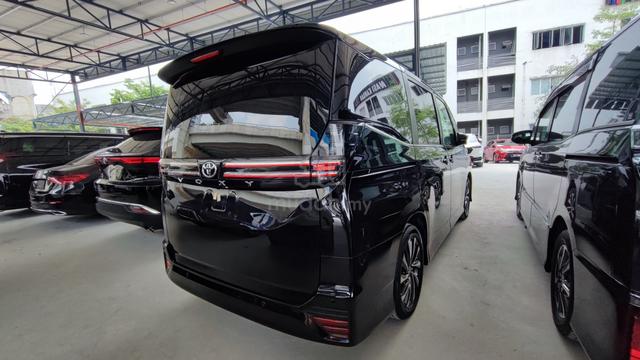 2022 Toyota VOXY 2.0 S-Z (A) - 3