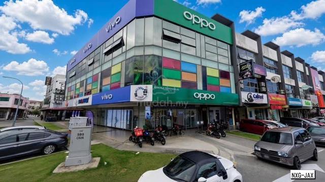 FOR RENT 3-STOREY SHOPLOT The Trillium Sungai Besi Lake Fields 1