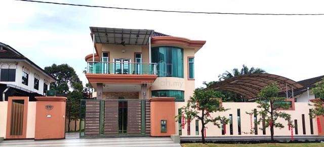 Bungalow Bukit Pasir Muar, Jalan Keramat, Taman Bintang Emas, Johor. 1