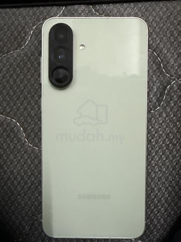 Samsung Galaxy A56 5G - photo 2 of 2