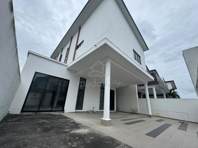 Setia Tropika 10 Double Storey Cluster Endlot 35x70 Renovated Freehold 1