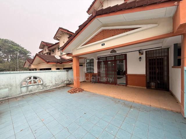 Taman Puteri Wangsa, Ulu Tiram/ berhadapan Taman permainan/ BUMI LOT 1