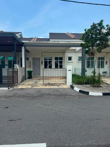 Rumah Teres Setingkat untuk Dijual di Lunas 1