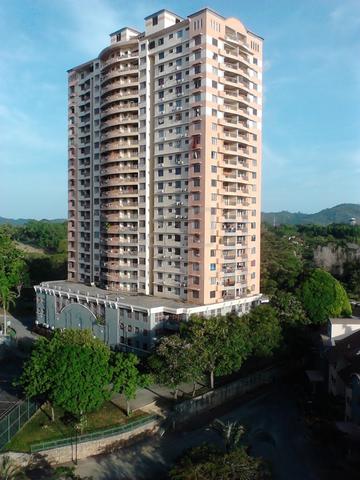 A'Famosa Villa Beverly Hills 1