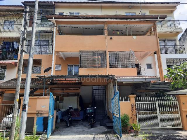 UPPER LEVEL | Townhouse 2 Storey Taman Sinaran, Kajang 1