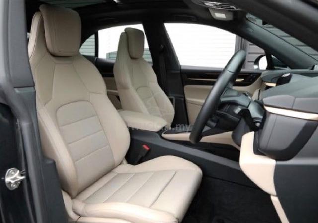2025 BOOKNOW MEGA SPEC Grey/Beige Porsche MACAN 4 - 5