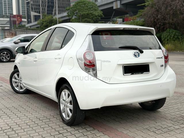 2013 Toyota PRIUS C 1.5 HYBRID CAREFULLY OWNER - 3