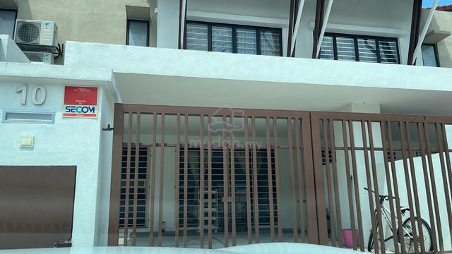 A nice and serene double storey house for rental 1