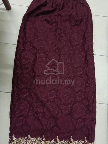Maroon Baju Kurung Pahang Peplum Gold Embroidery - photo 3 of 4