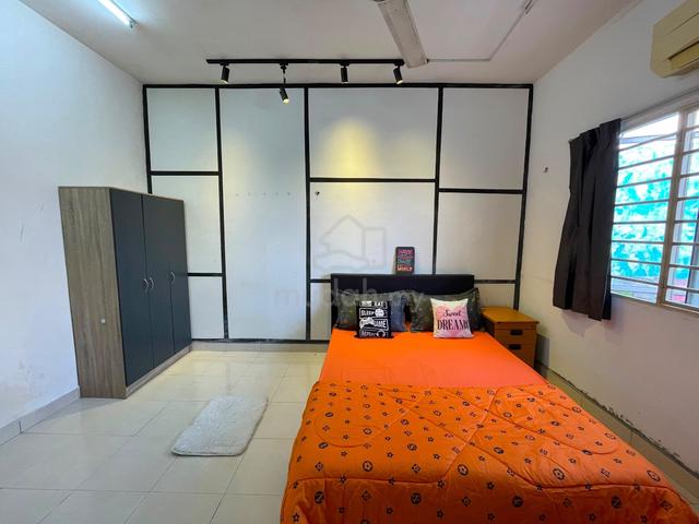 Medium Room at PJs10 Suriamas Condominium Zero Deposit Ready Movein 1