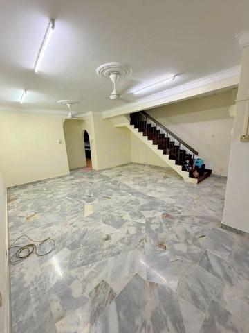 Bandar Puchong Jaya 2 Storey Terrace House KITCHEN CABINET AIRCONDS 1