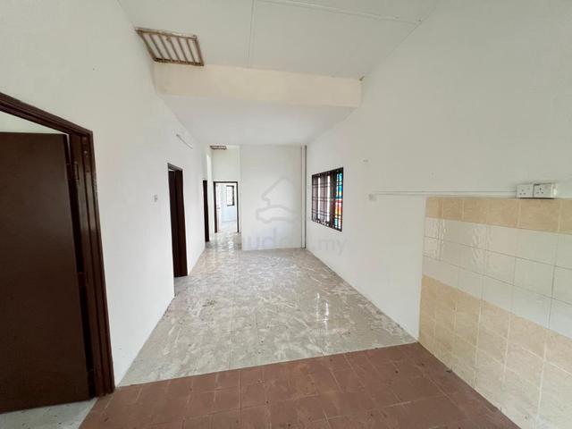 Below Market Endlot Single Storey Perepat Permai, Kapar House For Sale 1