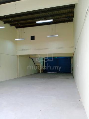 Facing Main Road! 1.5sty Factory Puchong Utama 200AMP Lorry Access 1