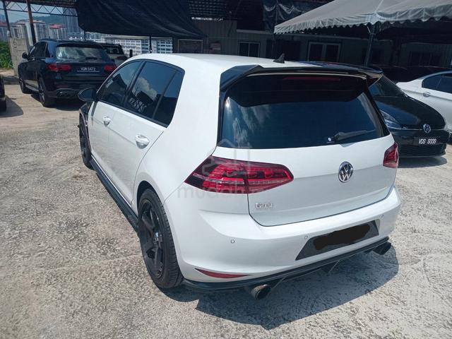2017 Volkswagen GOLF 2.0 GTi (A) - 4