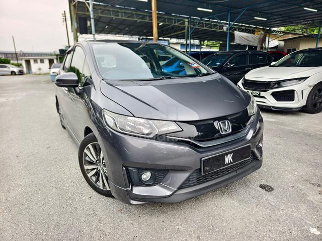 2015 Honda JAZZ 1.5 V (A) LOAN SENANG !! - 1