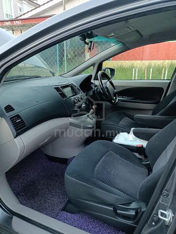 2009 Mitsubishi GRANDIS 2.4 FACELIFT (A) - 5