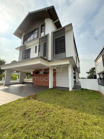 3 Storey Bungalow *The Woodlands @ Horizon Hills* RA743 1