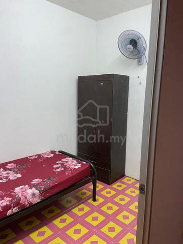Bilik perempuan single mentari court 1