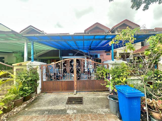 Renovated Unit. Teres 2 Tingkat, Jalan Platinum Seksyen 7, Shah Alam. 1
