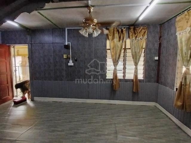 Rumah Pasir Pekan 1
