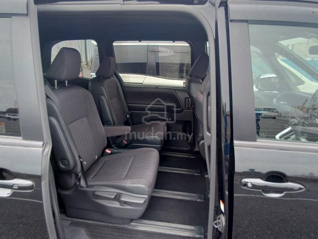 2023 Toyota VOXY 2.0 S-G (A) FULL LOAN - 4