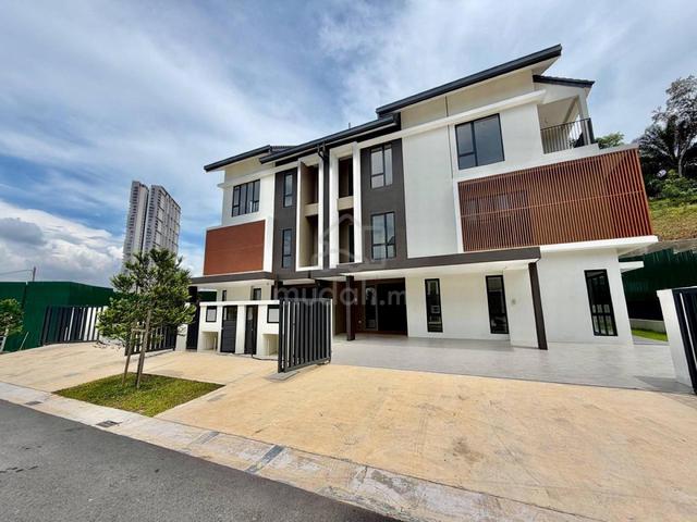 BRAND NEW ‼️ Semi D 2.5 Storey Symphony Hills Cyberjaya 1