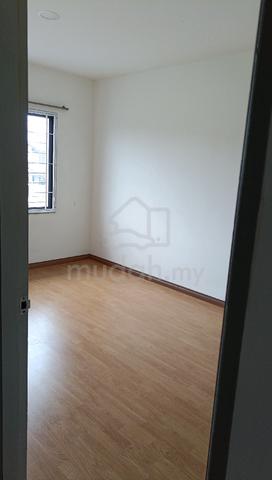 middle room to let  2