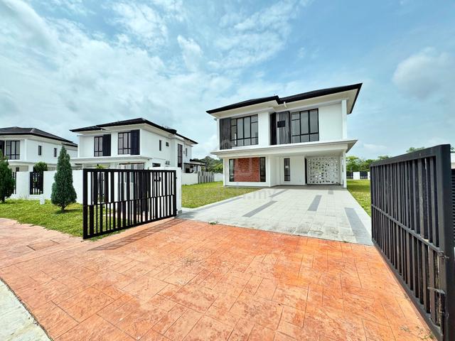 HUGE LAND 2 Storey Bungalow Verdale Alam Sari Bangi near MASJID 1