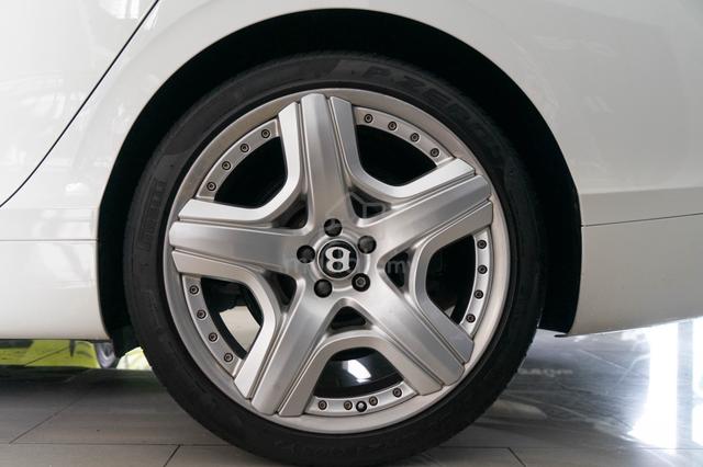 Bentley Flying Spur W12 6.0 2013 Glacier White - 3