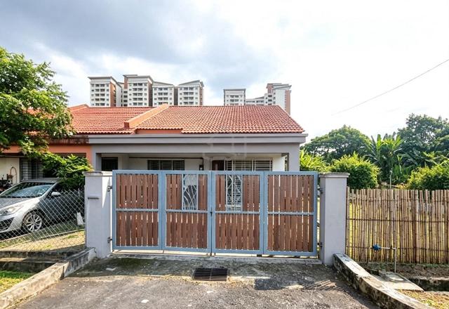 CORNER LOT MURAH Single Storey Terrace Taman Seri Melur, Kajang 1