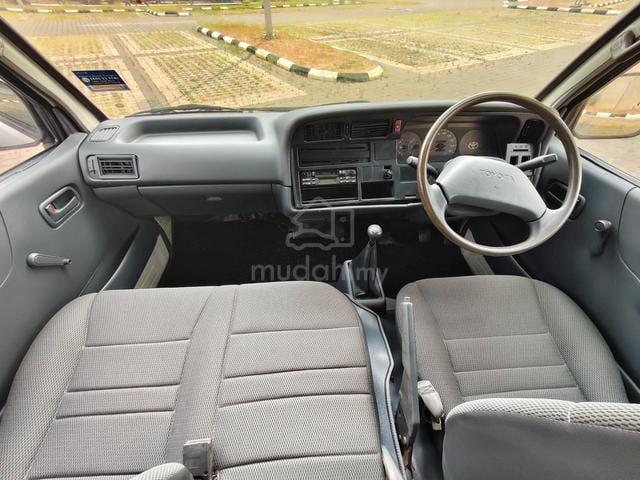 2002 Toyota Hiace 2.4 (M) Window Van 14Seat - 5