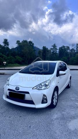 2012 Toyota PRIUS C 1.5 (HYBRID) (A) - 1