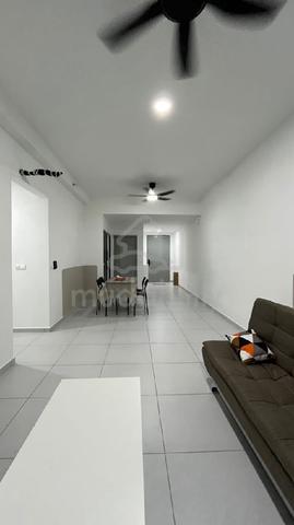 Master Bedroom for Rent @ Sinaran Residences Batu Kawan 1