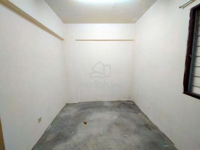 Aman Putra Apartment 1