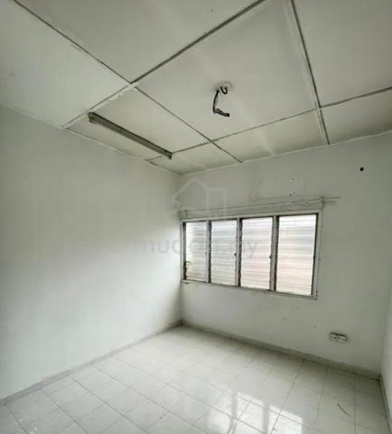 Bukit angsana 2sty house for sale leasehold 70yrs 1