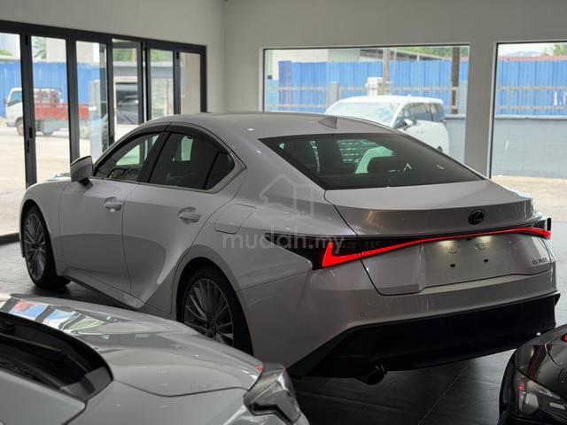 2023 Lexus IS300 Luxury 2.0 (A) - 2