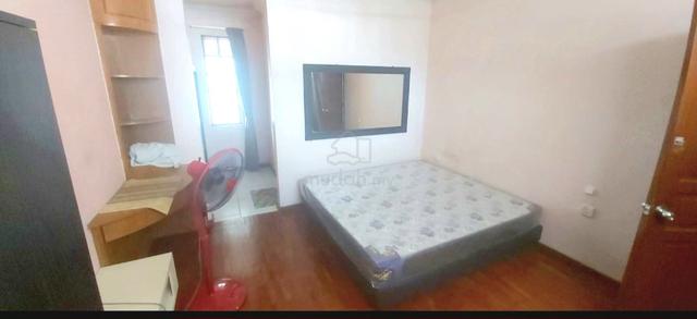 JB Custom Kastam Master Room 8 min walk to CIQ JB KASTAM WOODLANDS 1