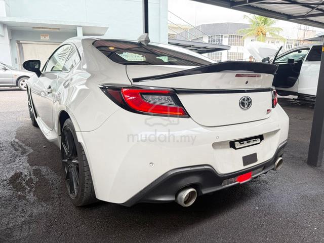 2022 Toyota 86 2.4 GR (A) RZ PRICE Wit DUTY  UNREG - 2