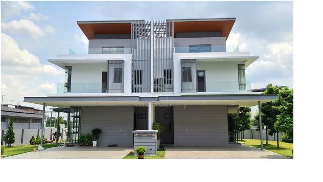Broadleaf Residences Taman Alam Kemuning, Kota Kemuning @ Corner Unit 1