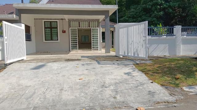 Rare Single Storey Corner House, Seremban, 40x60, Freehold & Non Bumi 1