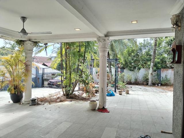 Big single st bungalow plus guest house Bdr Rinching Semenyih 1