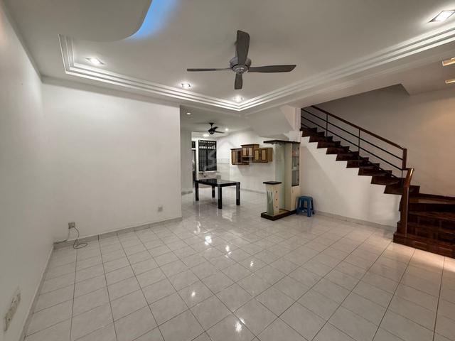Desa Tebrau Double Storey Terrace Renovated Gated Guard Beside Toppen 1