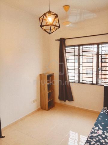Master Room Taman Bukit Indah 1