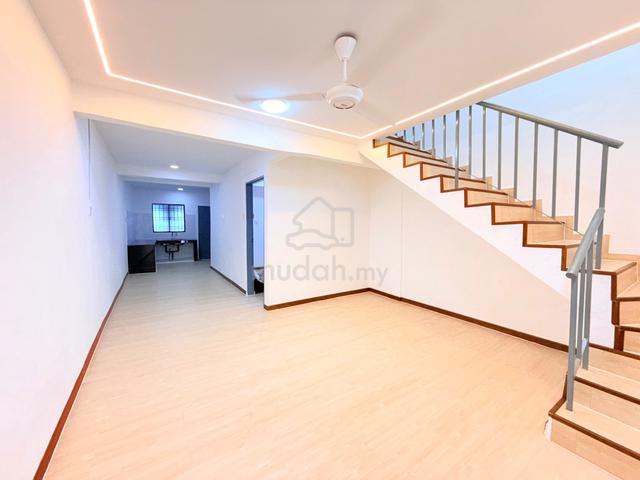 Double Storey 4 rooms 3 bathrooms Kota Masai Fully Renovated Full Loan 1