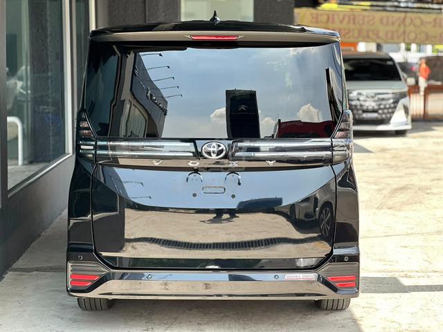 2022 Toyota VOXY 2.0 S-Z (A) SIDE STEP GRADE 4.5 A - 5