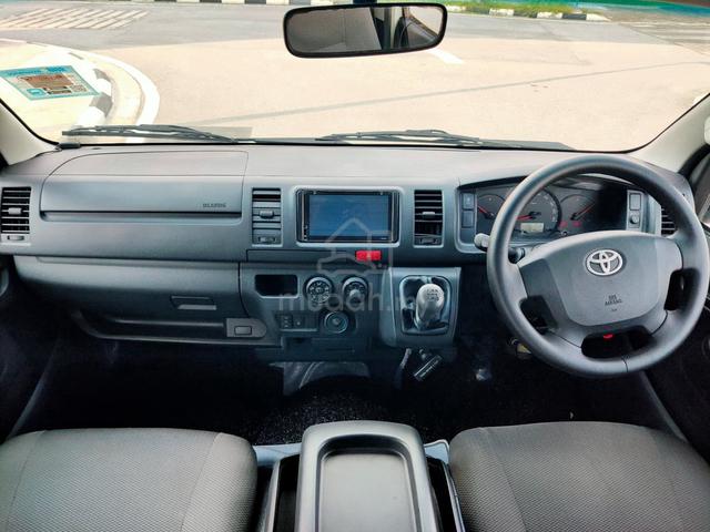 2015 Toyota HIACE 2.5 (M) Window Van - 5